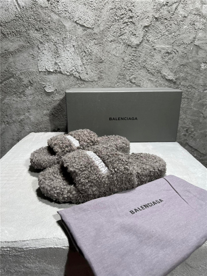BLCG SLIPPERS