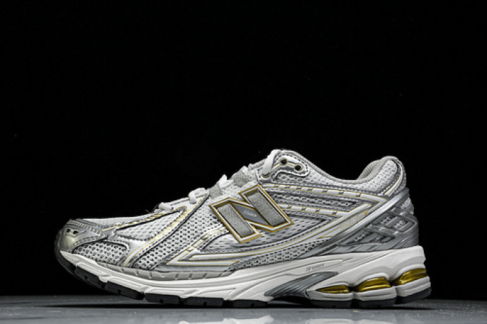 new Ba1an*e 1906r white rain cloud silver metallic m1906ri