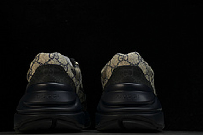 Gv*c  sneaker