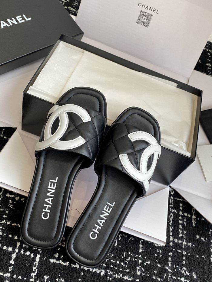 CH*NEL SLIPPERS