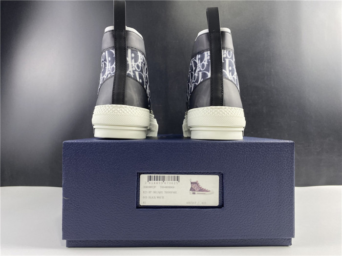 D10R B23 Oblique High Top Sneaker